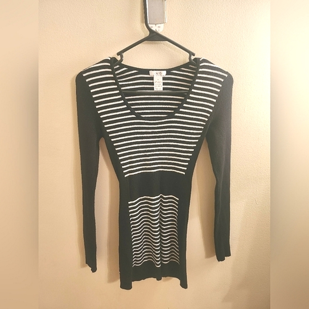 Cache long sleeved black and white stripped top/blouse